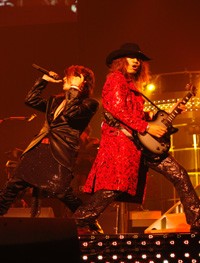 TAKUROguiter2.jpg